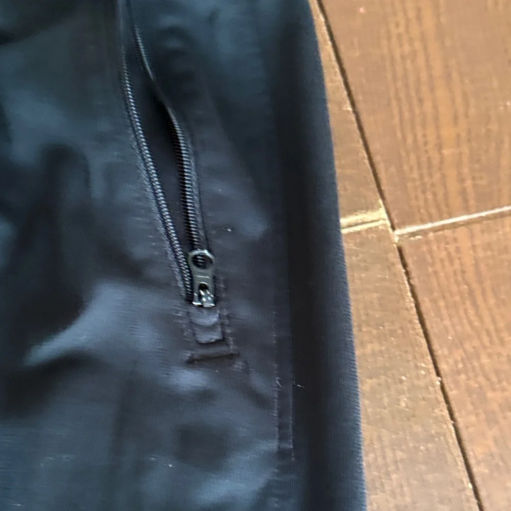 Under Armour Black Performance Track Pants - Picture 4 of 6